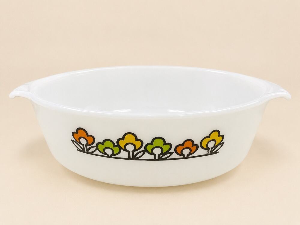 Vtg Anchor Hocking Fire King SummerField Round Milk Glass Casserole Dish